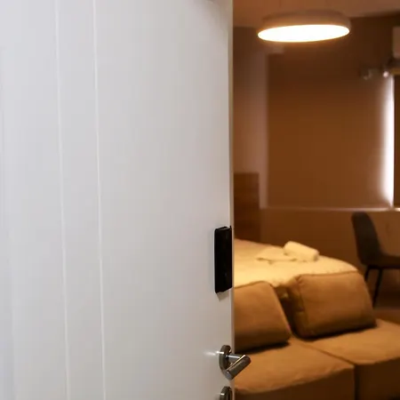 Stylish In Tirana, 3a